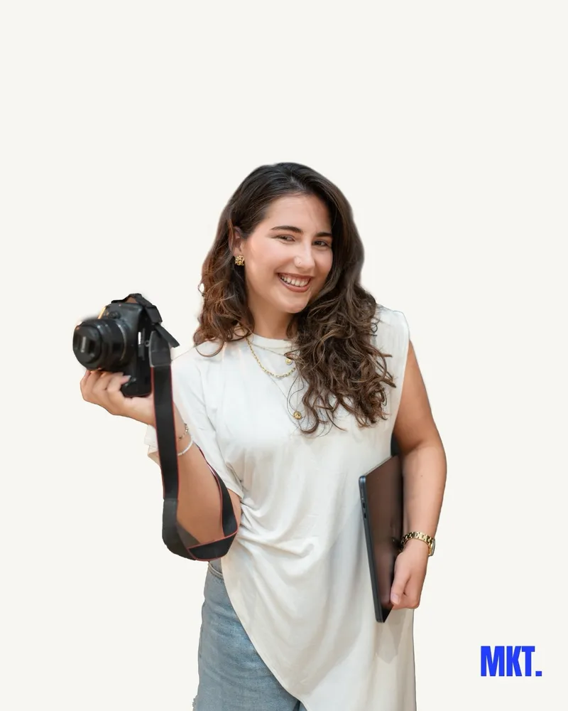 Iva, Content Creator